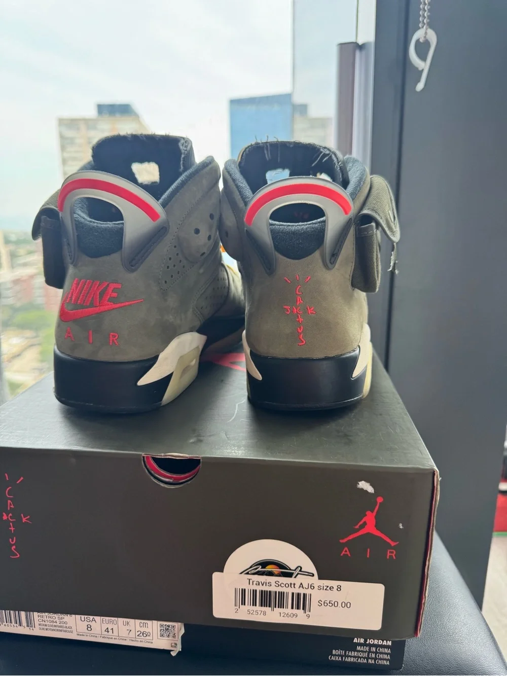 Jordan 6 Travis scott Sz 8